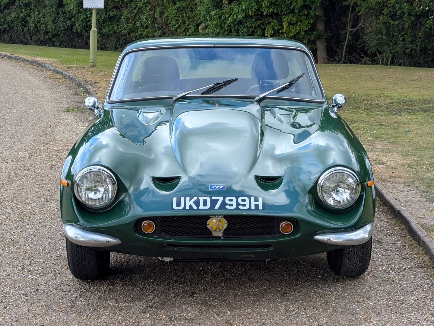 <p>1969 TVR VIXEN</p>