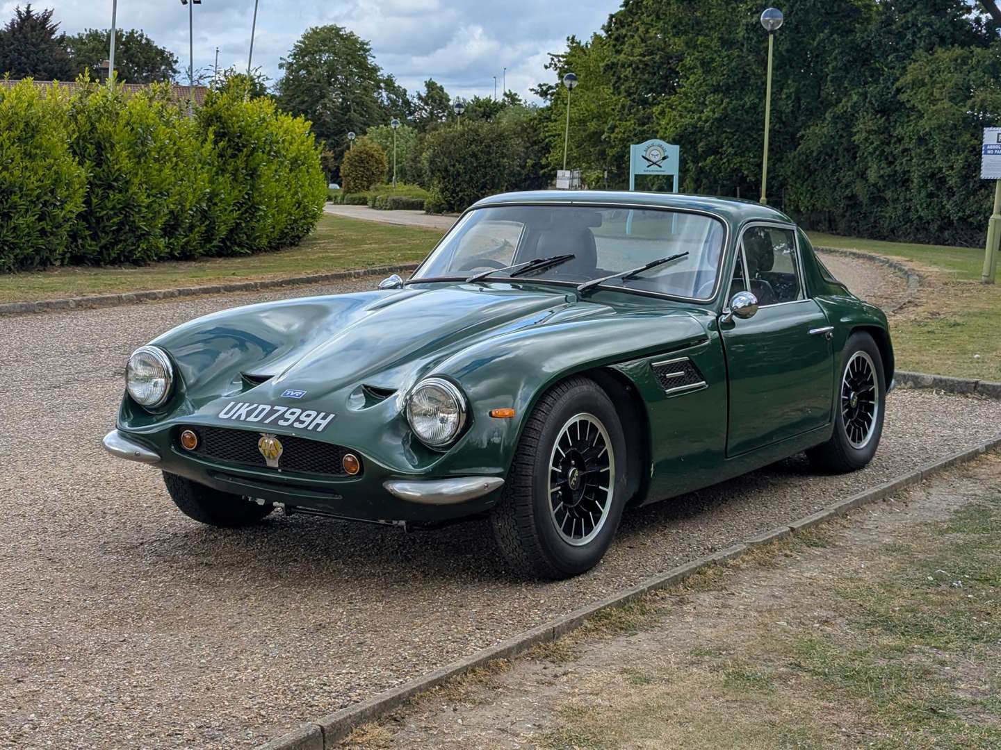 <p>1969 TVR VIXEN</p>