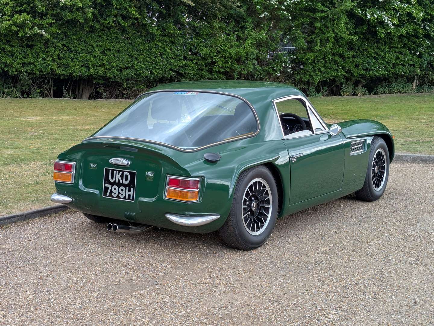 <p>1969 TVR VIXEN</p>