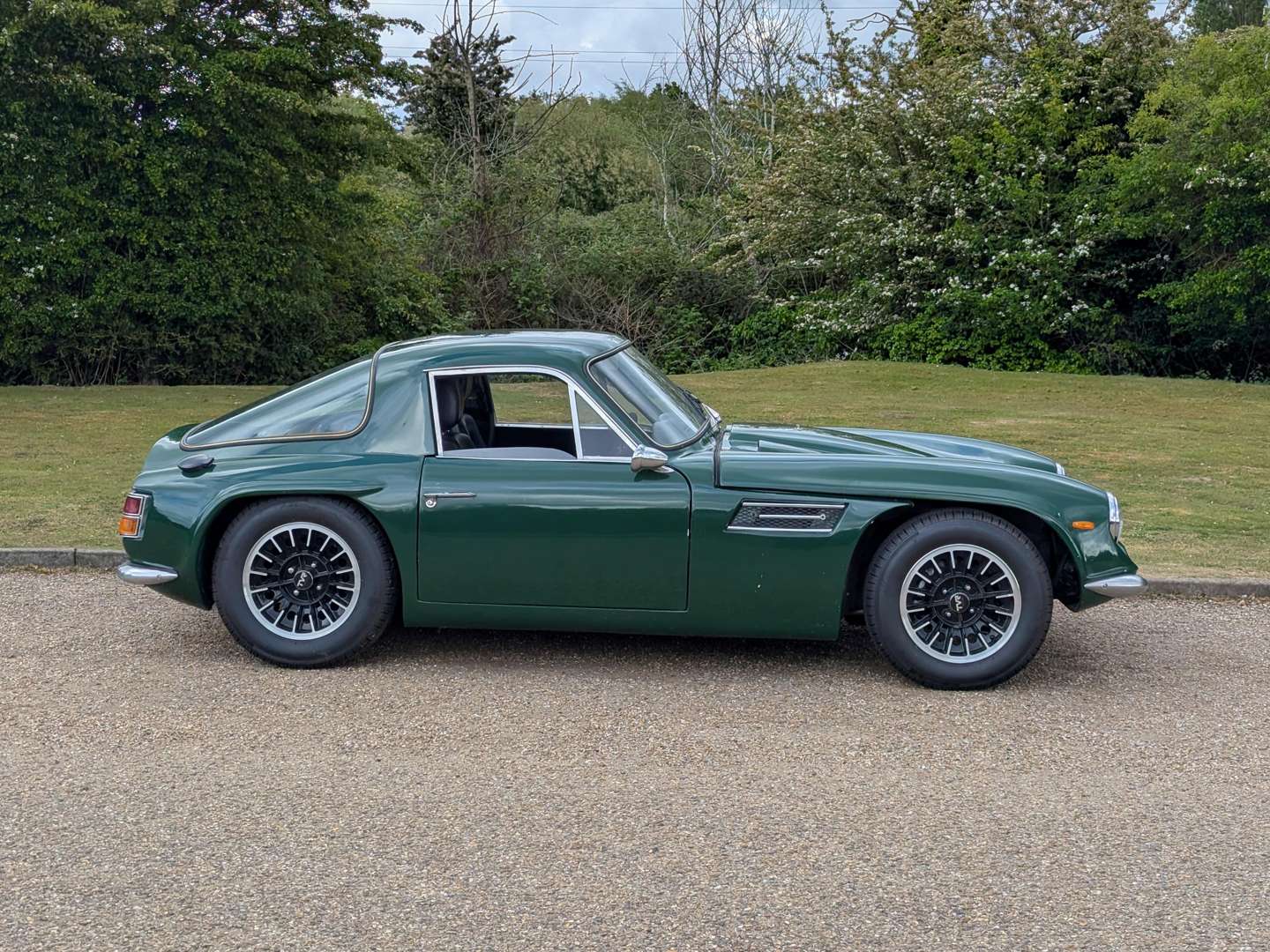 <p>1969 TVR VIXEN</p>