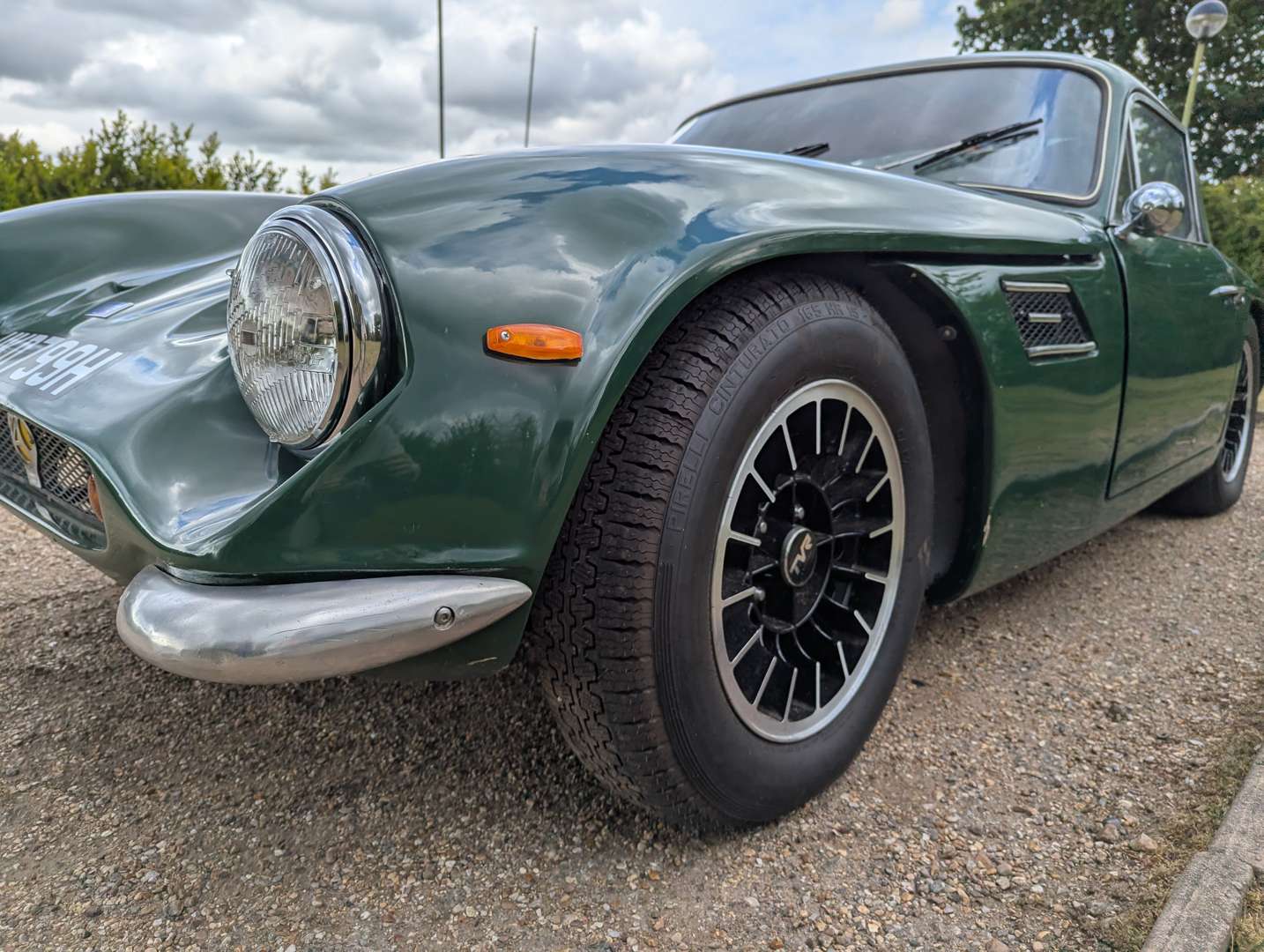 <p>1969 TVR VIXEN</p>