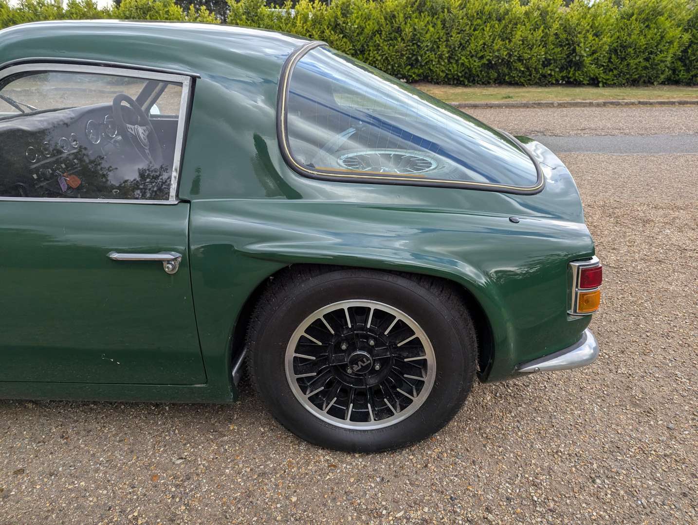 <p>1969 TVR VIXEN</p>