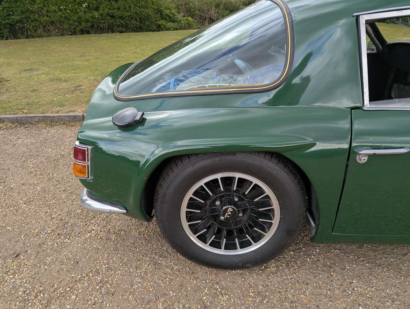 <p>1969 TVR VIXEN</p>