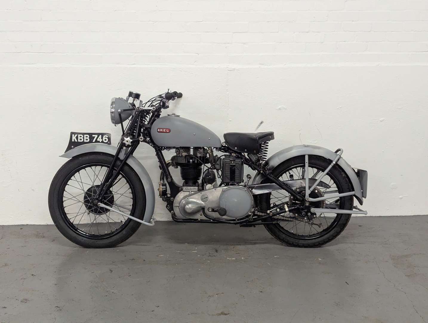 <p>1946 ARIEL NH RED HUNTER</p>