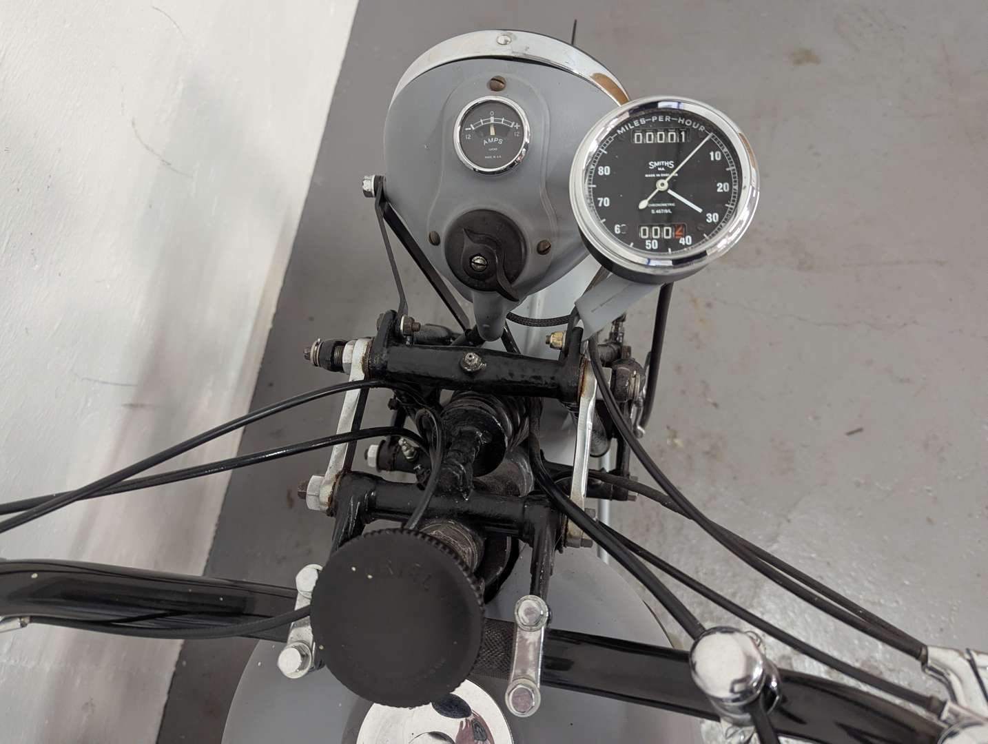 <p>1946 ARIEL NH RED HUNTER</p>