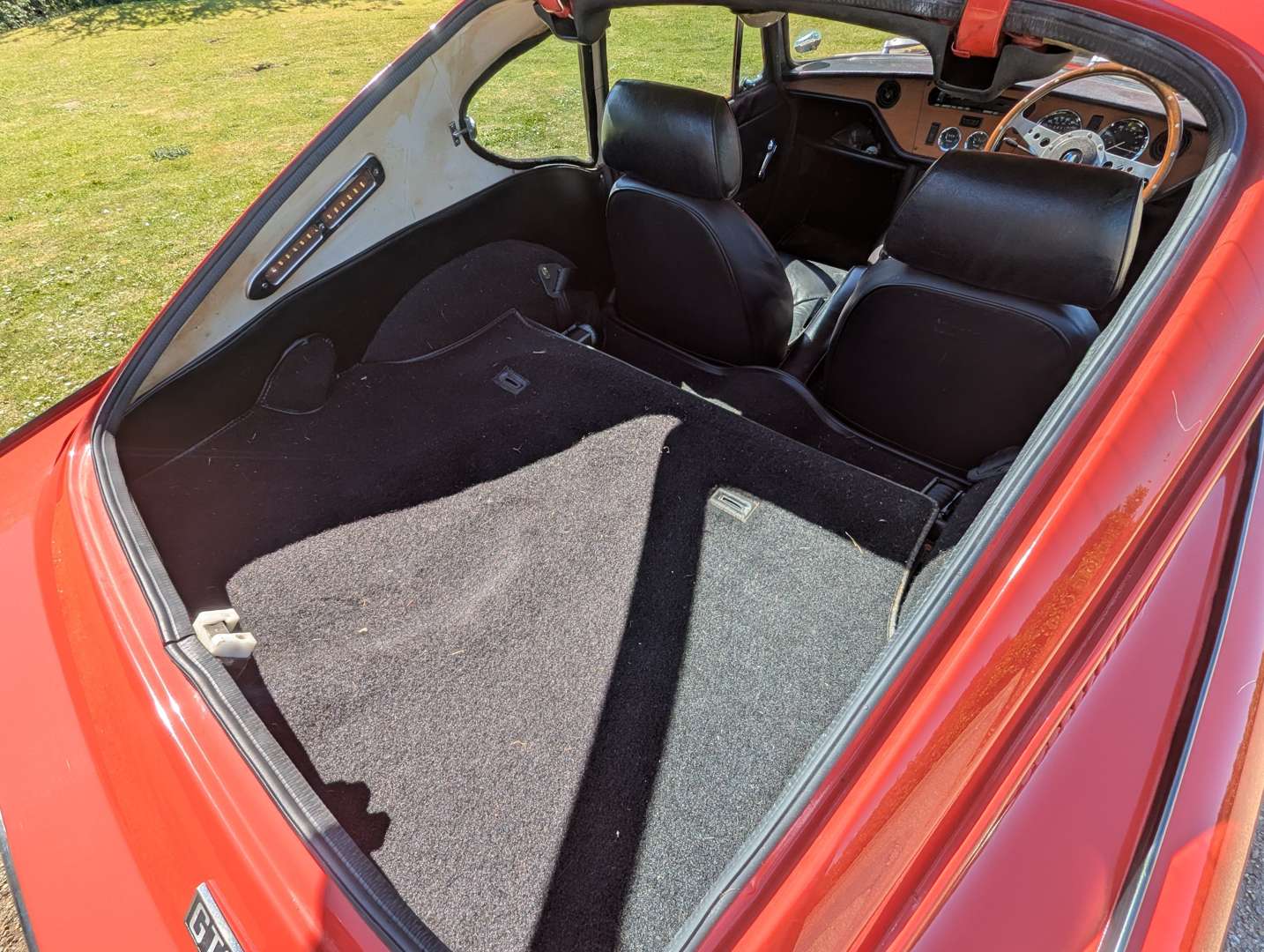<p>1973 TRIUMPH GT6</p>