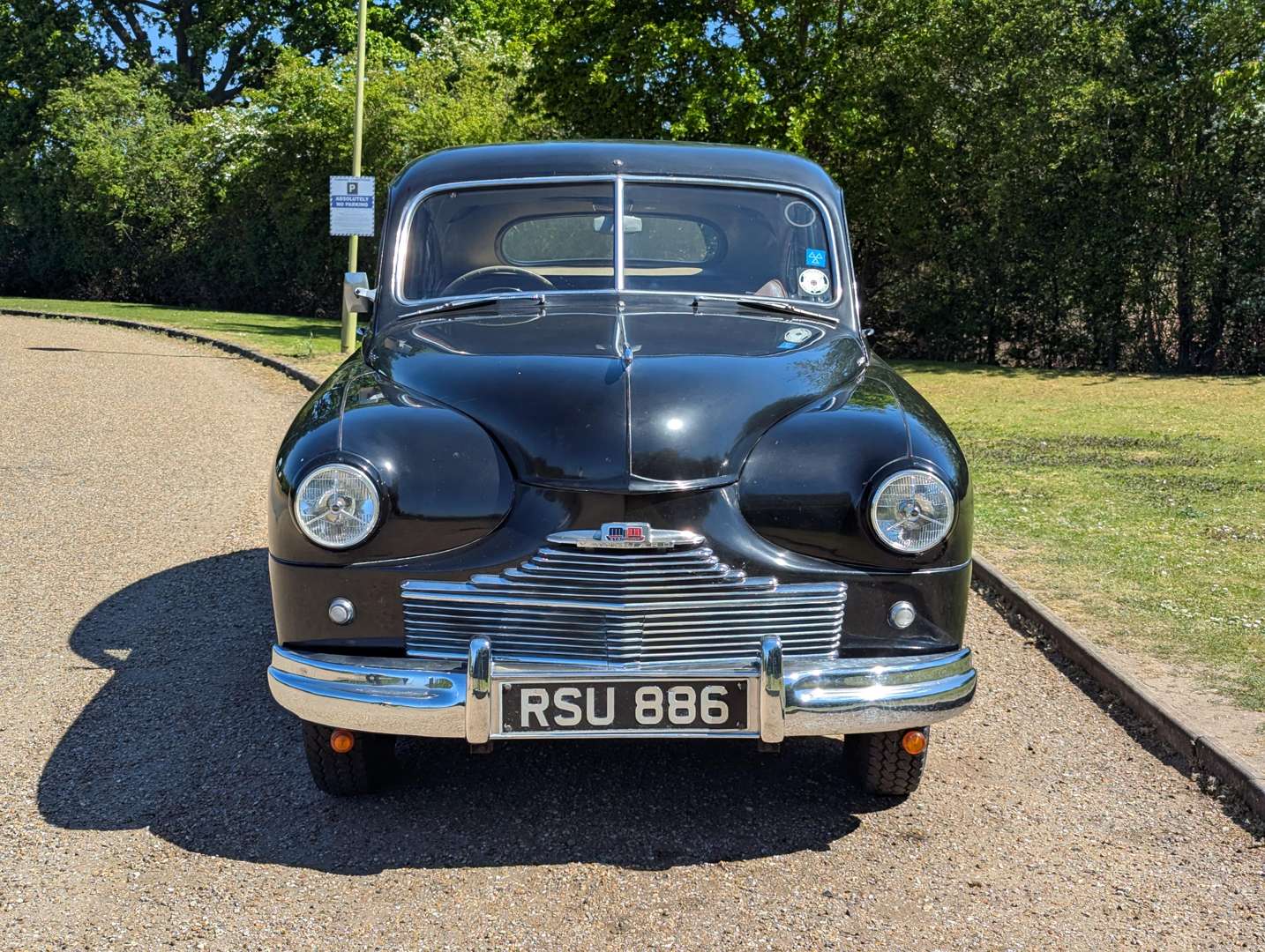 <p>1952 STANDARD VANGUARD</p>