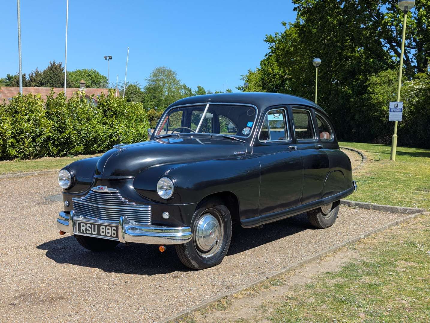 <p>1952 STANDARD VANGUARD</p>