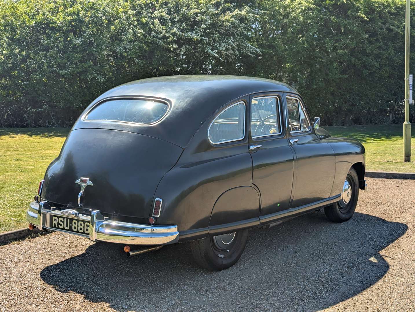 <p>1952 STANDARD VANGUARD</p>