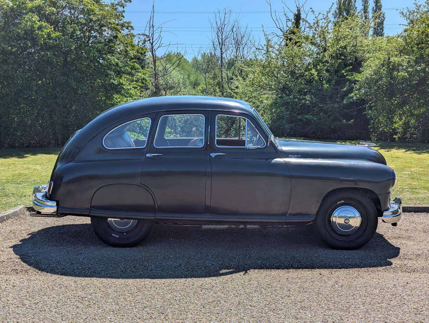 <p>1952 STANDARD VANGUARD</p>