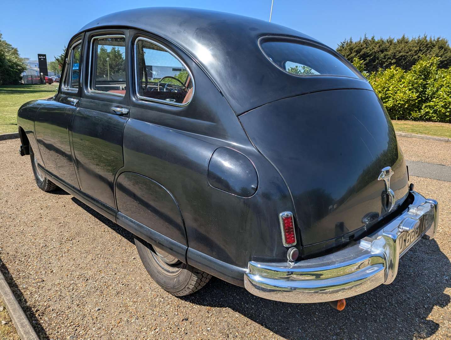 <p>1952 STANDARD VANGUARD</p>