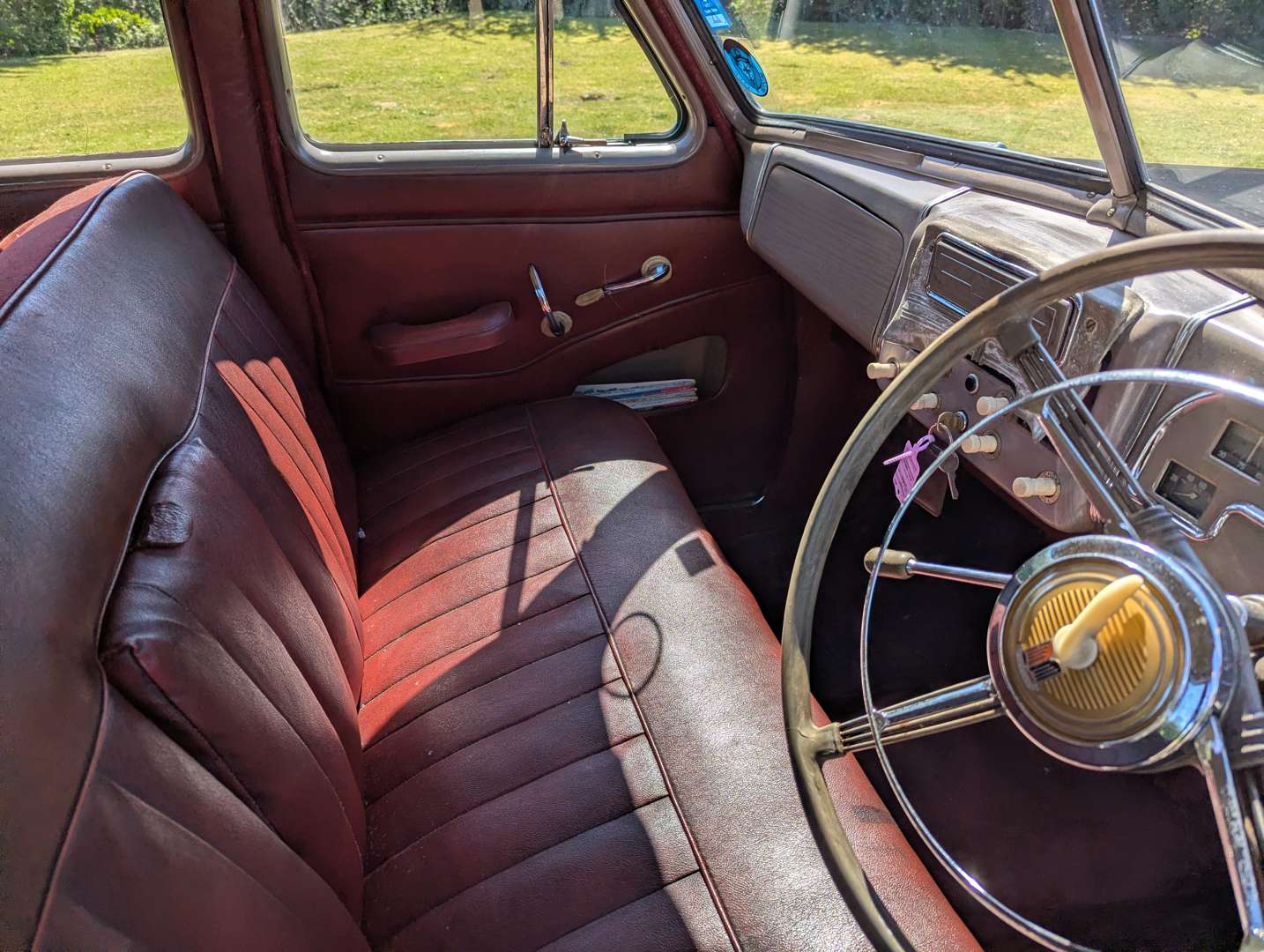 <p>1952 STANDARD VANGUARD</p>