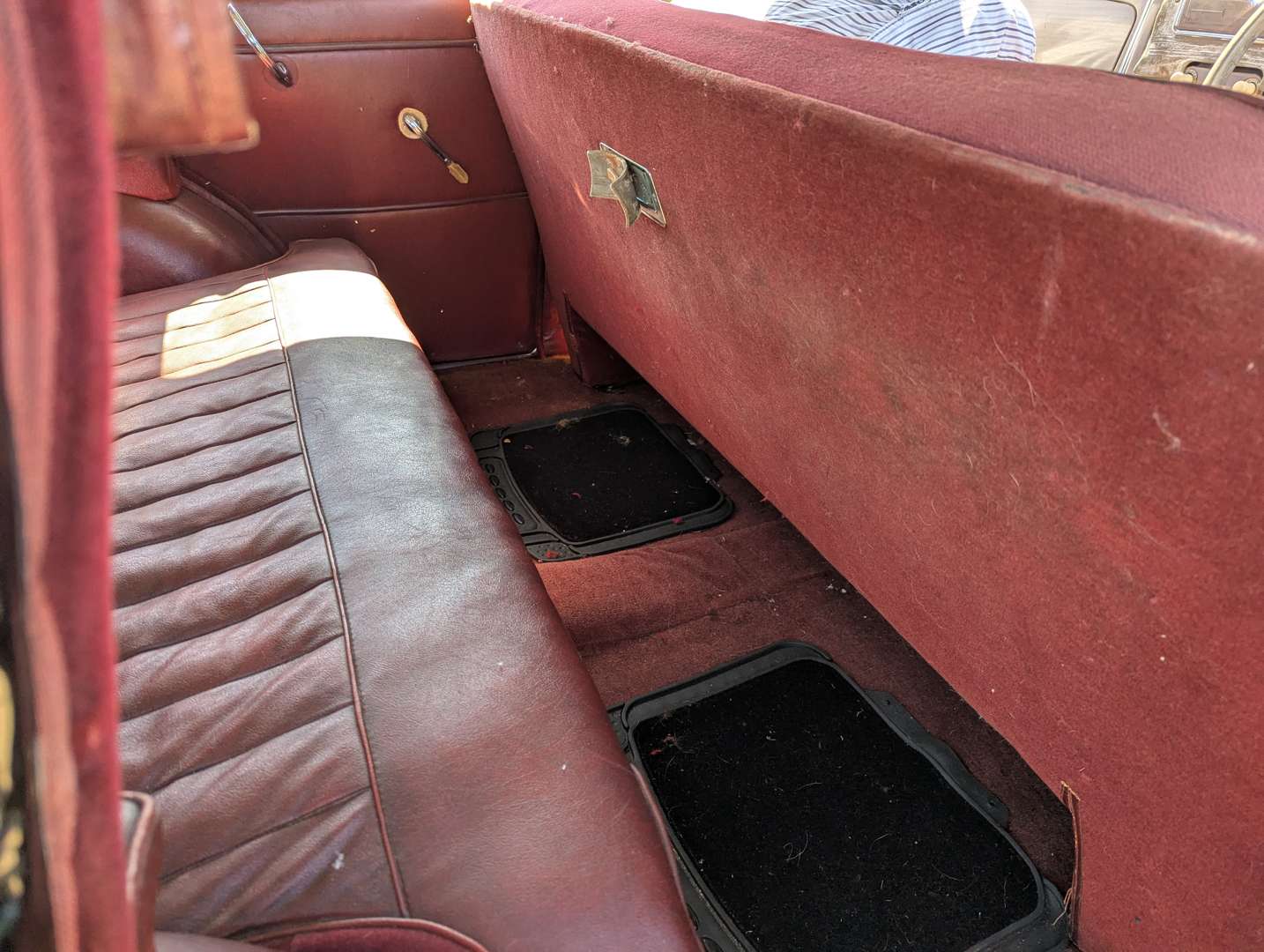 <p>1952 STANDARD VANGUARD</p>