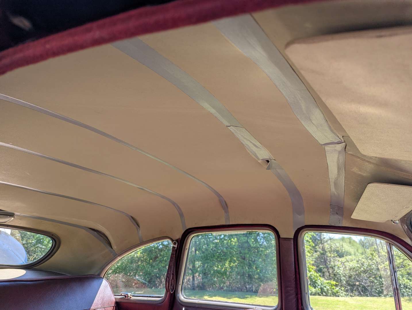 <p>1952 STANDARD VANGUARD</p>