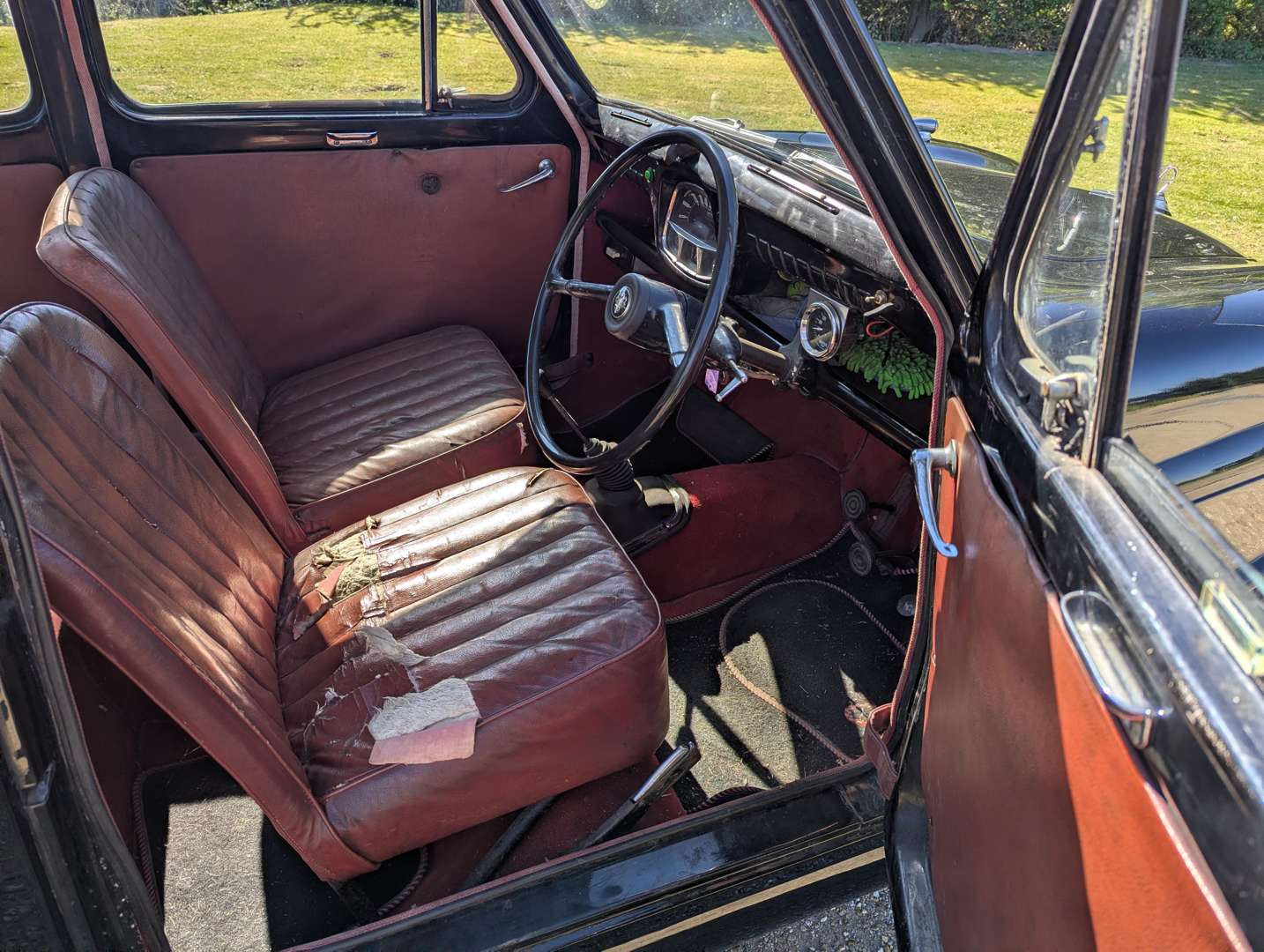 <p>1958 AUSTIN A35</p>