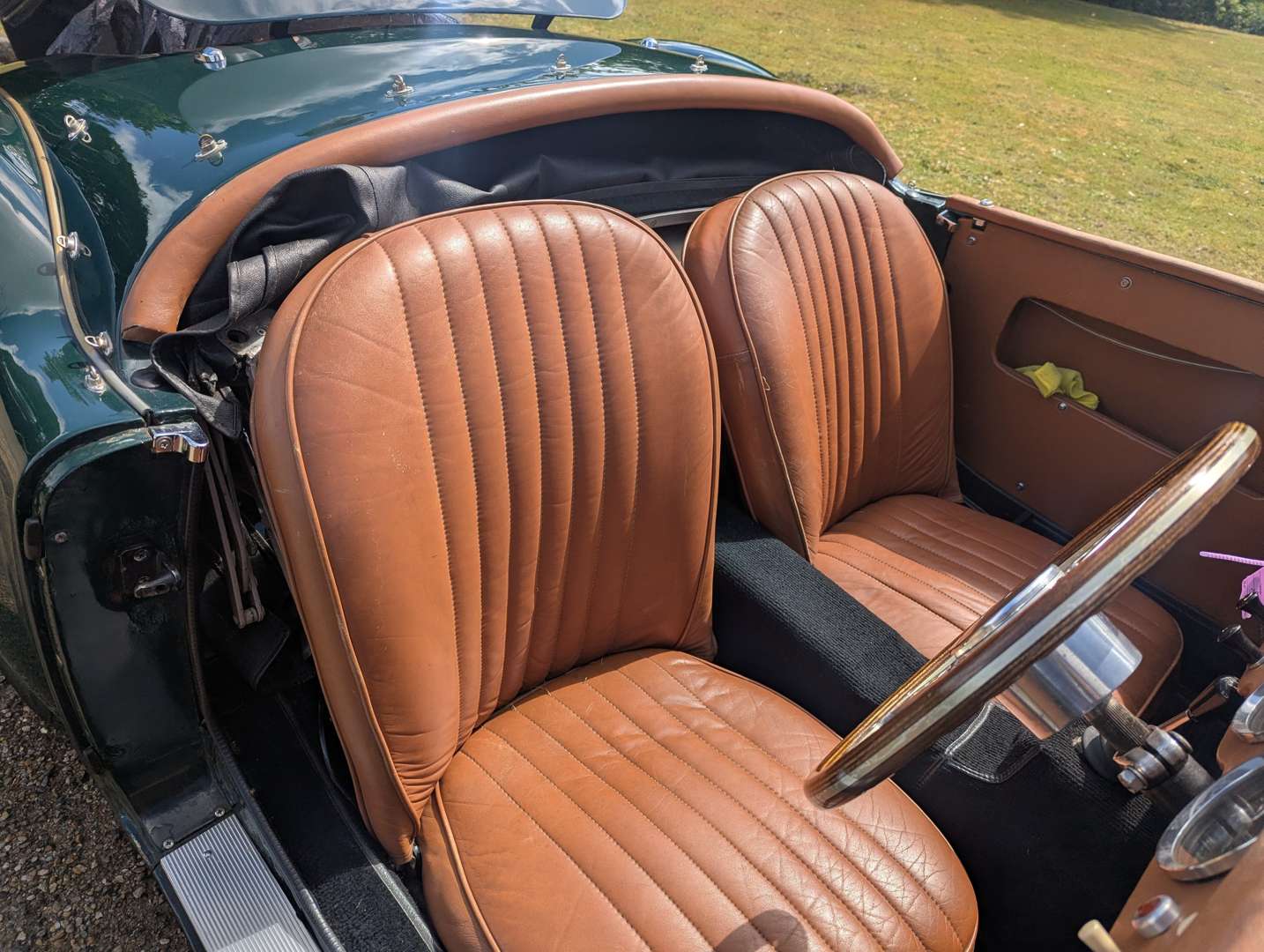 <p>1956 MG A ROADSTER</p>