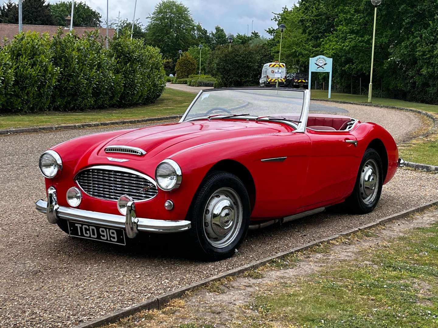 <p>1957 AUSTIN HEALEY 100/6</p>