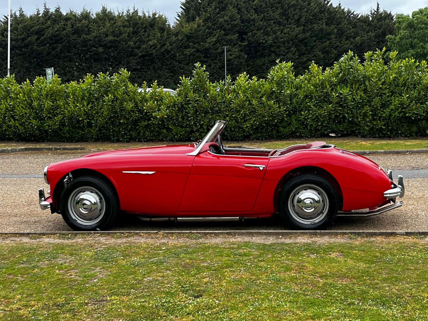 <p>1957 AUSTIN HEALEY 100/6</p>