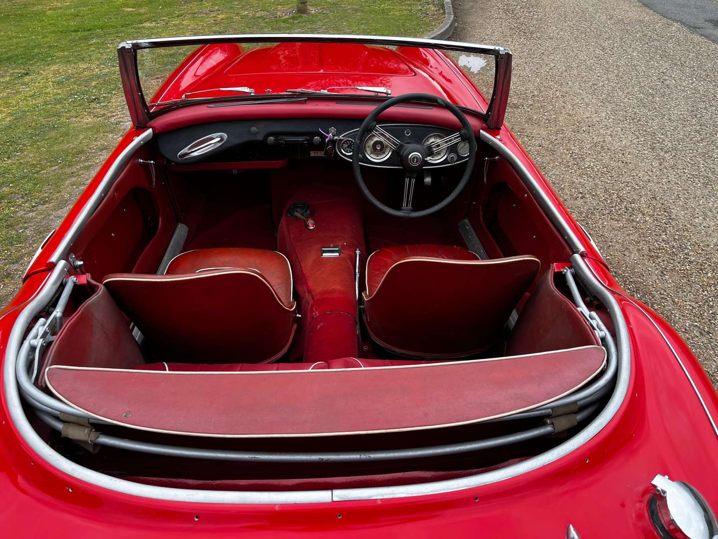 <p>1957 AUSTIN HEALEY 100/6</p>