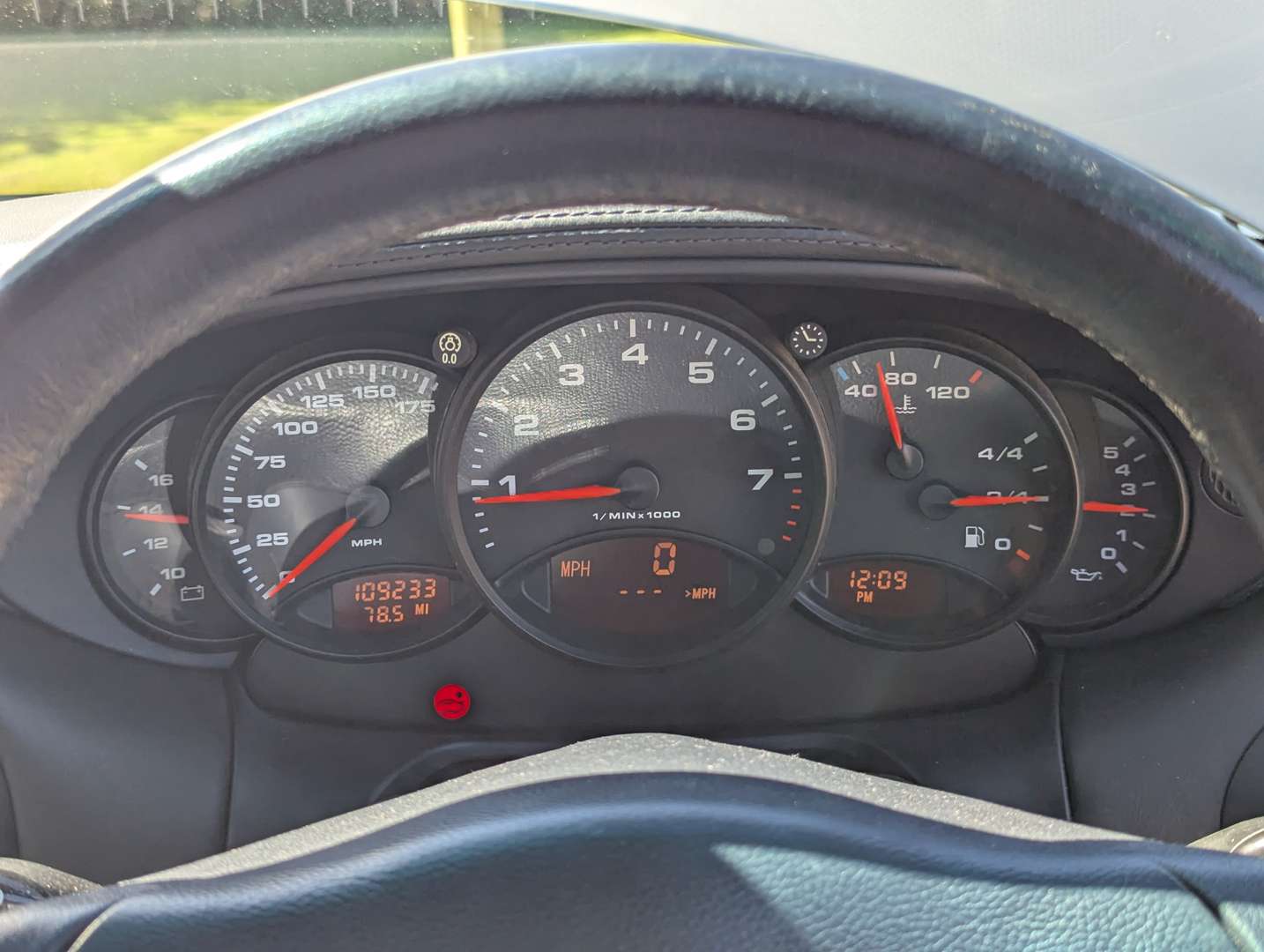 <p>2001 PORSCHE 911 CARRERA 4</p>