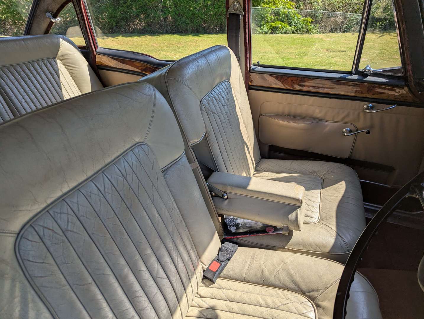 <p>1966 HUMBER IMPERIAL</p>