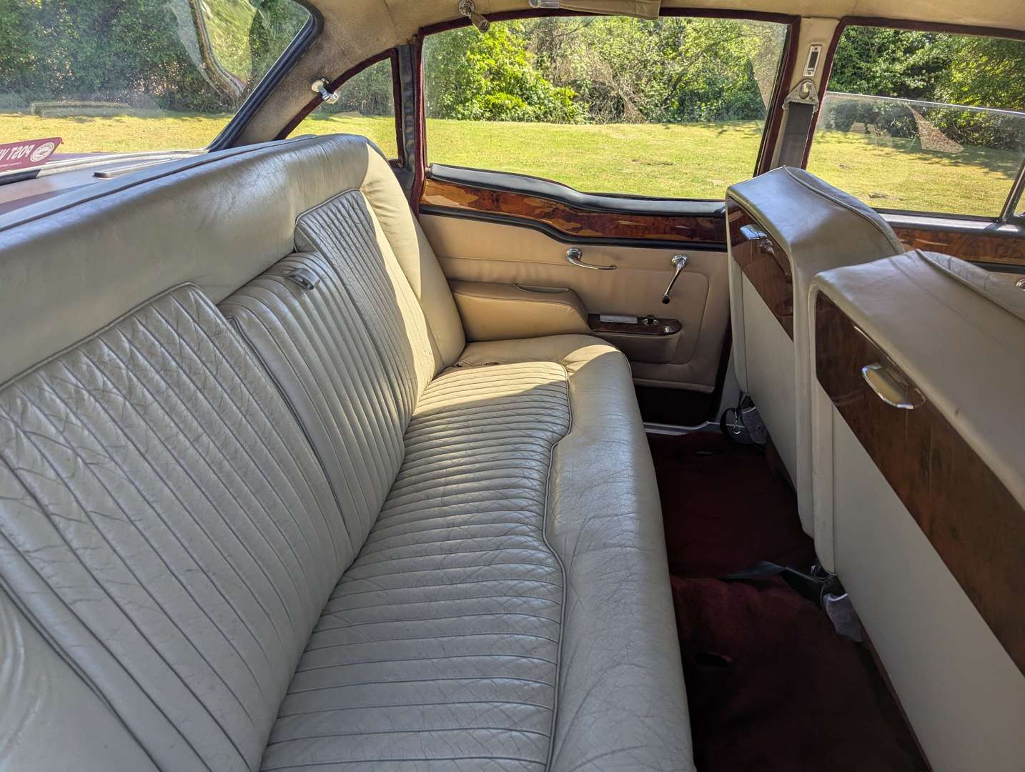 <p>1966 HUMBER IMPERIAL</p>