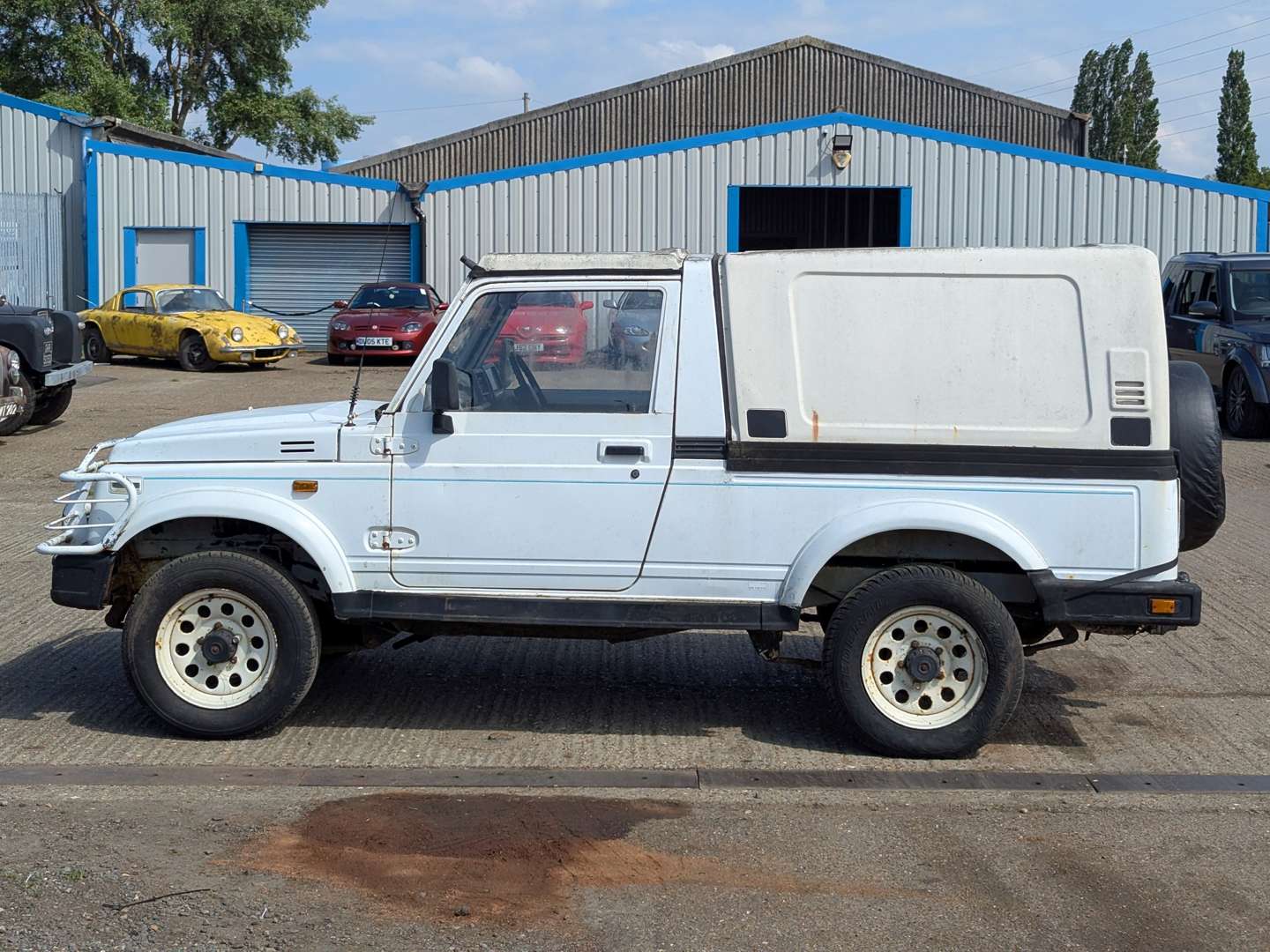 <p>1993 SUZUKI SAMURAI SPORT</p>