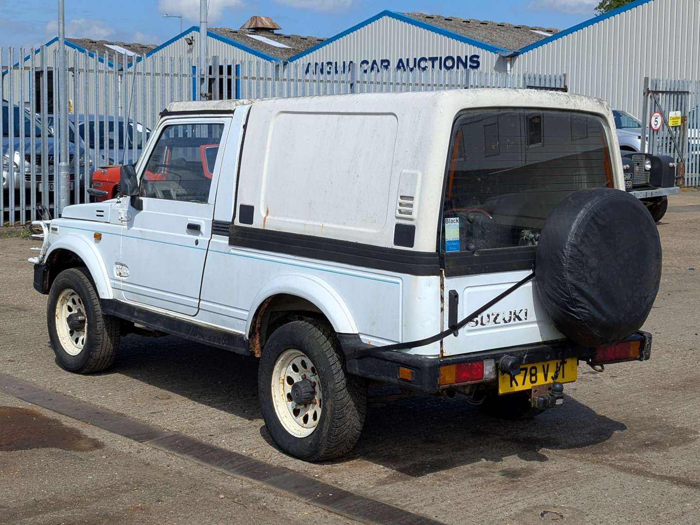 <p>1993 SUZUKI SAMURAI SPORT</p>