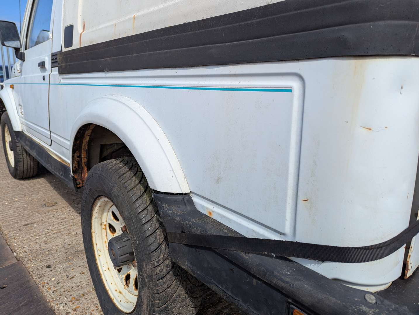 <p>1993 SUZUKI SAMURAI SPORT</p>
