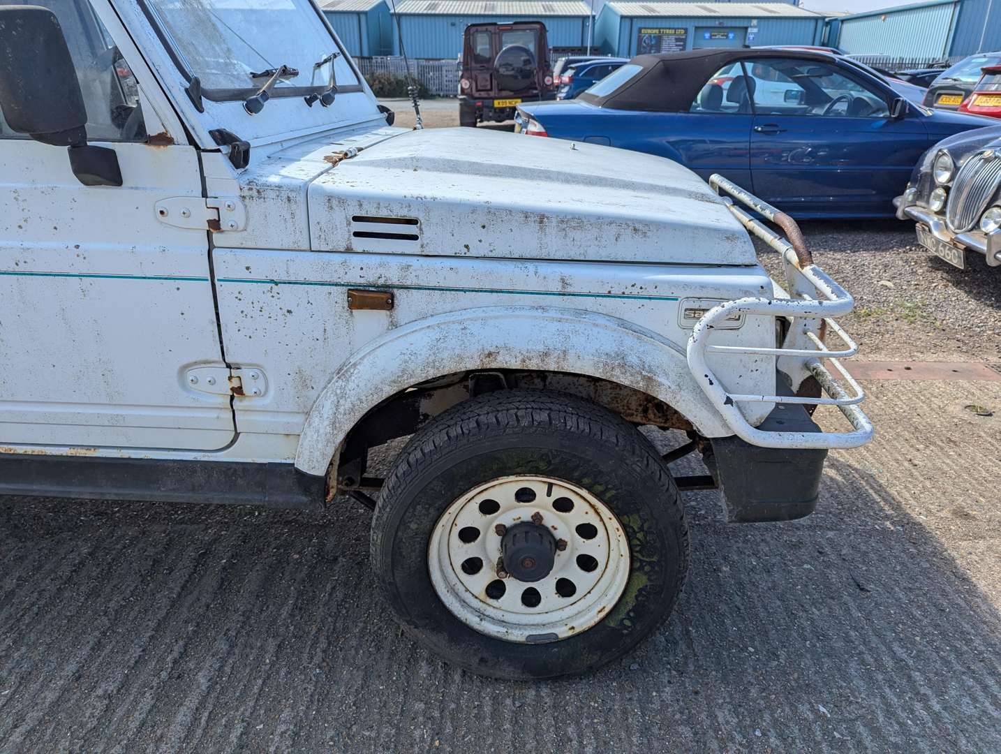<p>1993 SUZUKI SAMURAI SPORT</p>