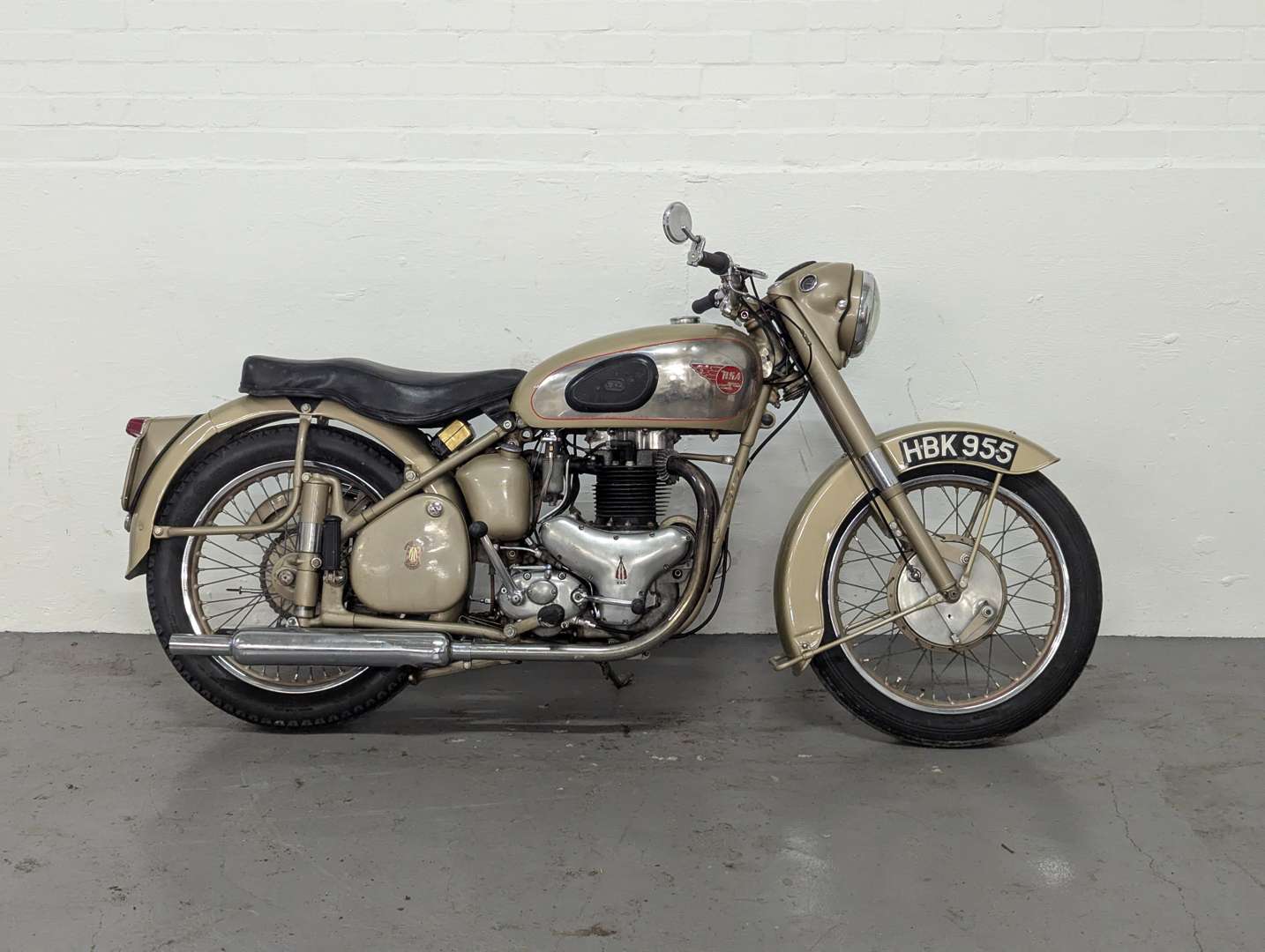 <p>1953 BSA GOLDEN FLASH 650CC</p>