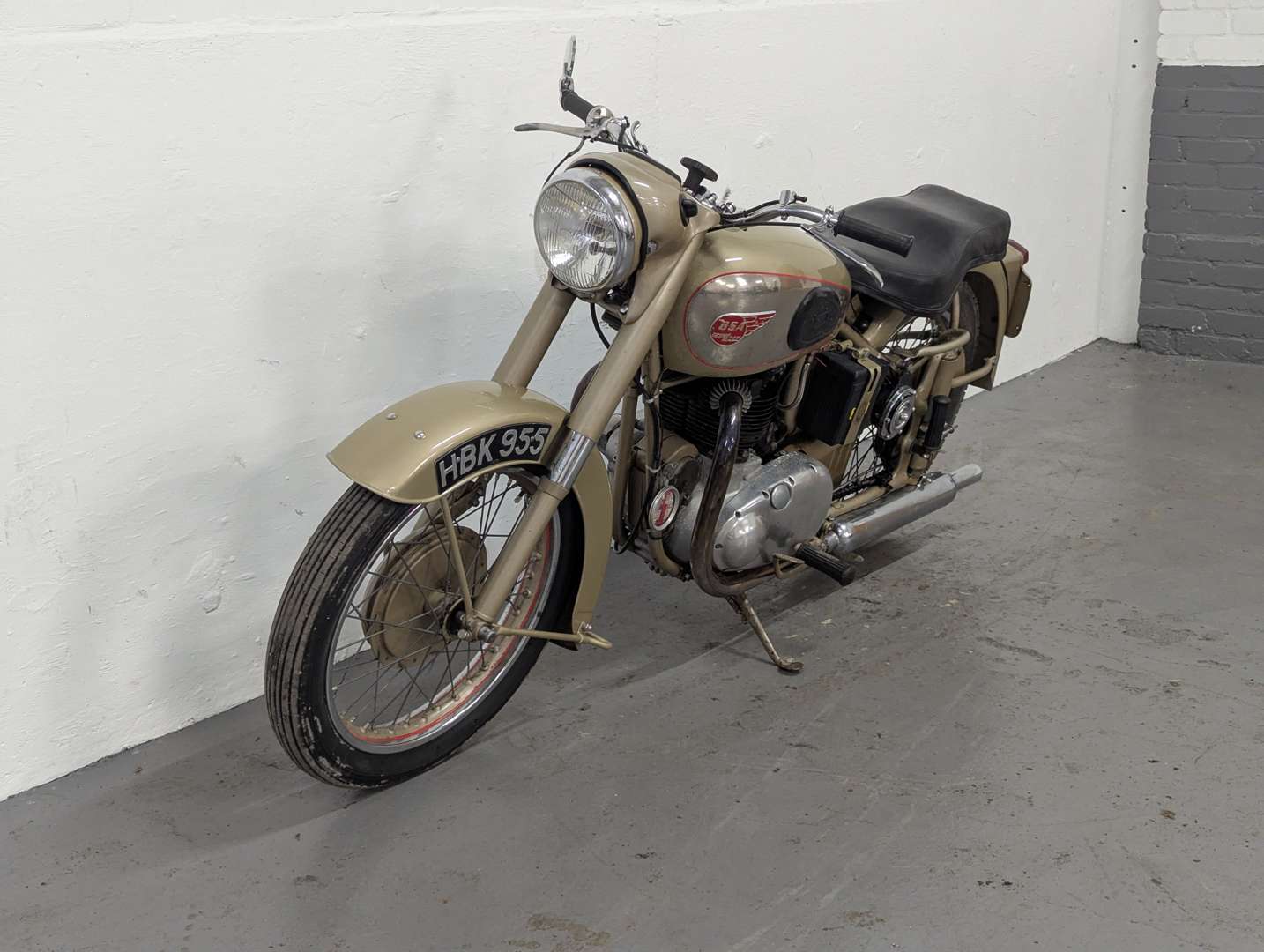 <p>1953 BSA GOLDEN FLASH 650CC</p>
