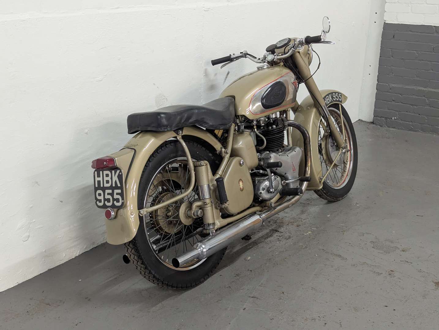 <p>1953 BSA GOLDEN FLASH 650CC</p>