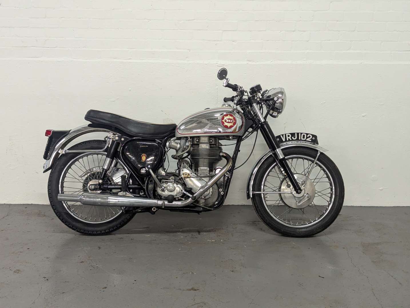 <p>1962 BSA GOLDSTAR 500CC</p>