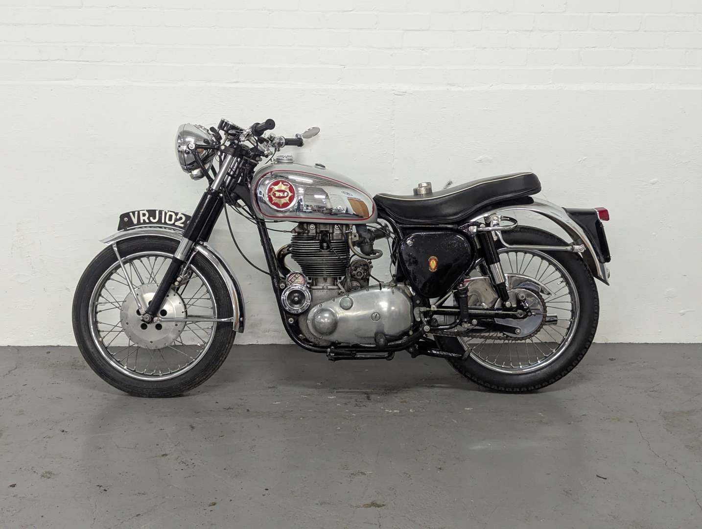 <p>1962 BSA GOLDSTAR 500CC</p>
