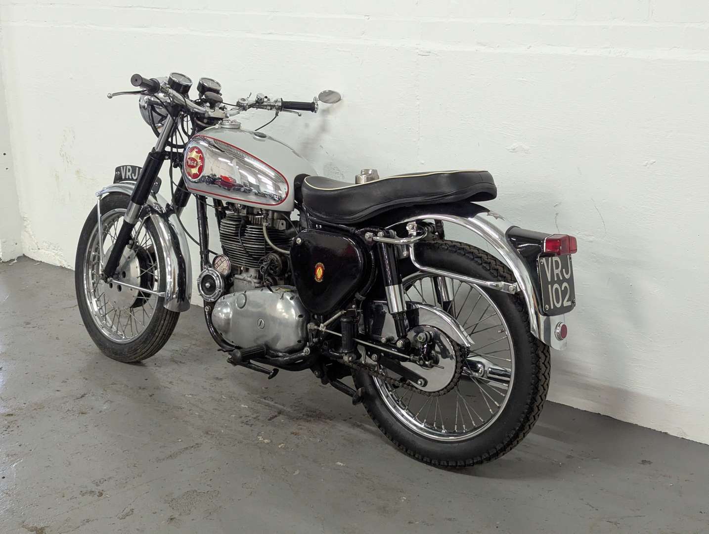 <p>1962 BSA GOLDSTAR 500CC</p>