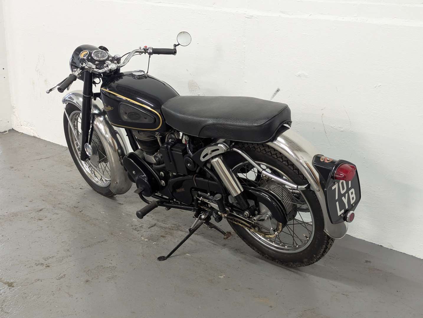 <p>1961 VELOCETTE VENOM 500CC</p>