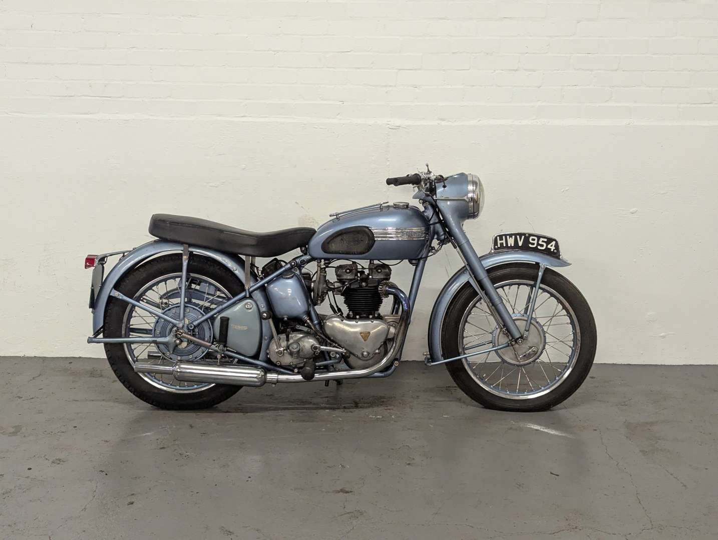 <p>1952 TRIUMPH THUNDERBIRD 650CC</p>