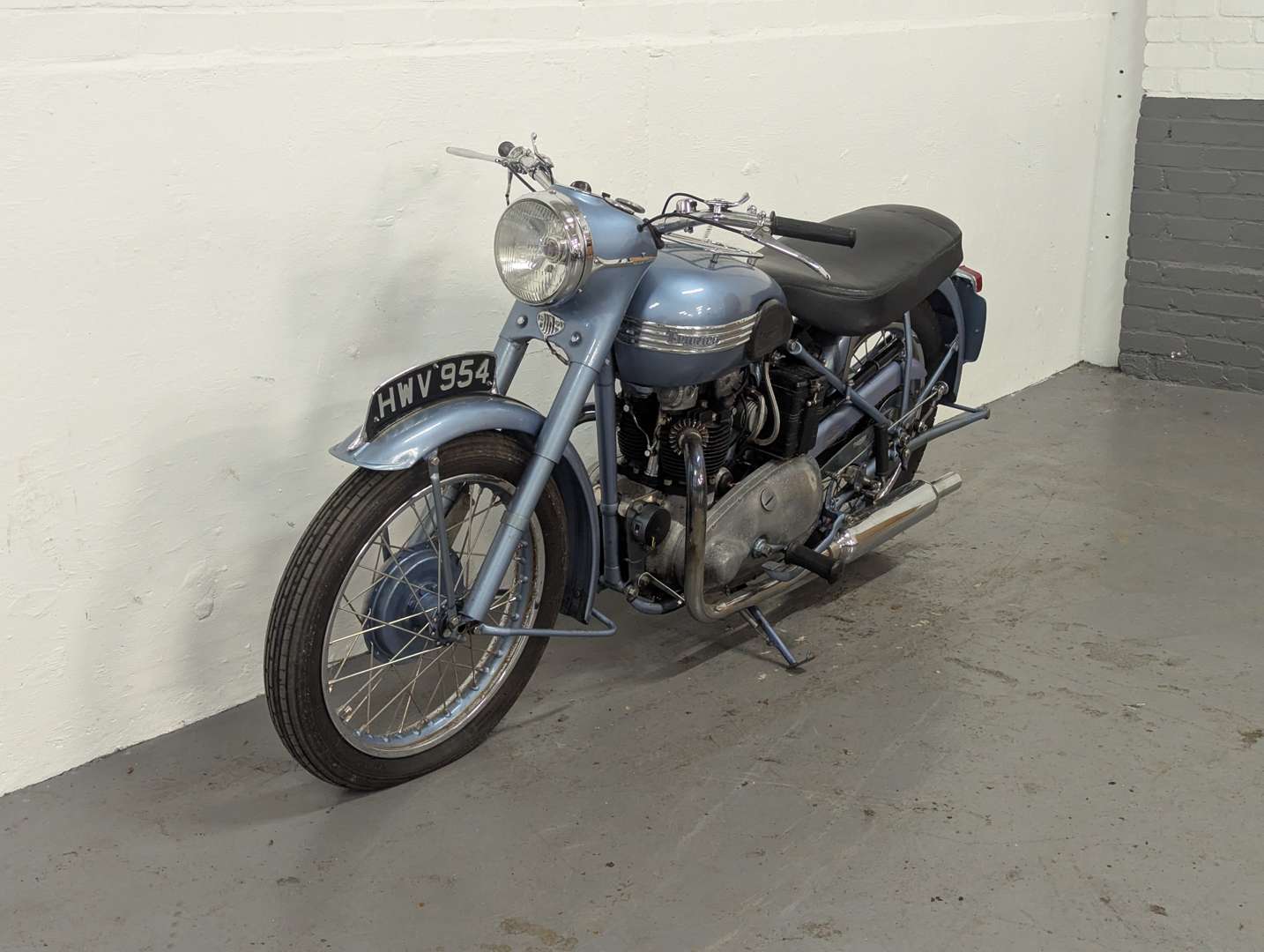 <p>1952 TRIUMPH THUNDERBIRD 650CC</p>