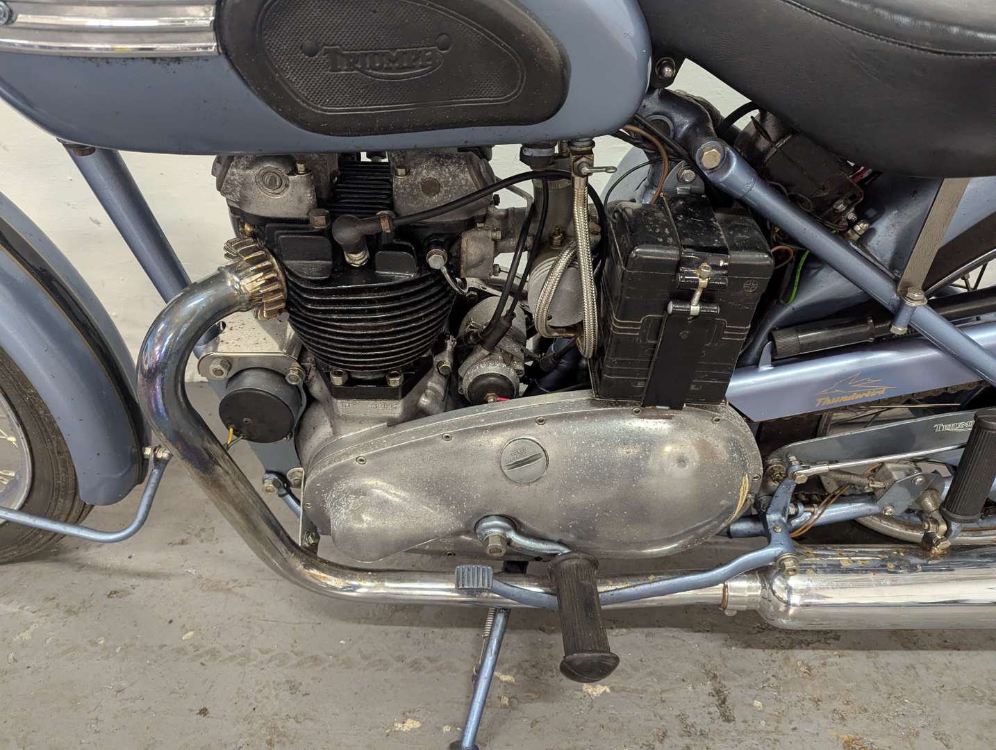 <p>1952 TRIUMPH THUNDERBIRD 650CC</p>