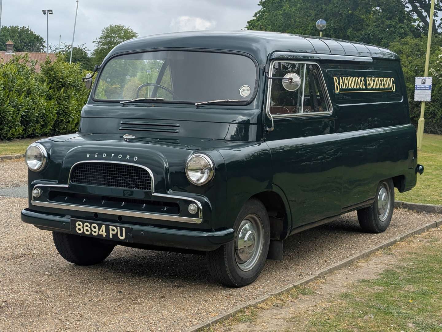 <p>1961 BEDFORD CA VAN</p>