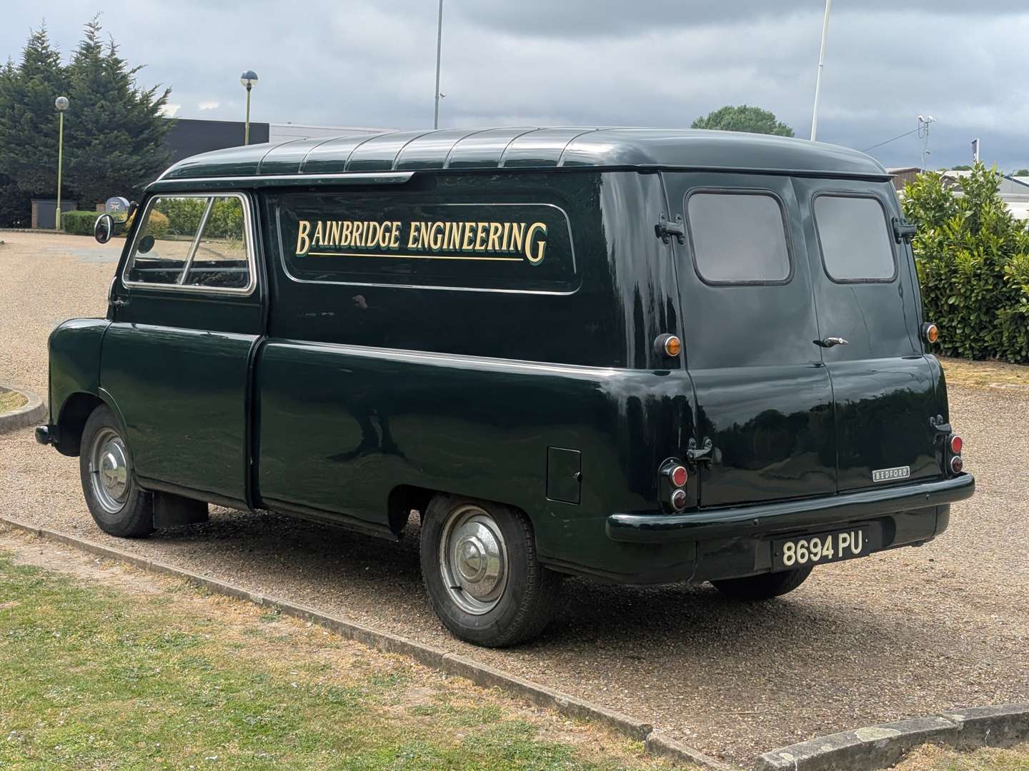 <p>1961 BEDFORD CA VAN</p>