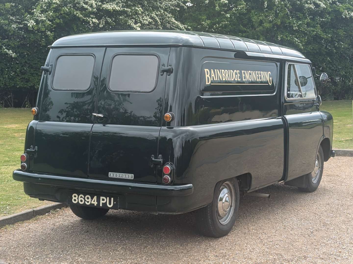 <p>1961 BEDFORD CA VAN</p>