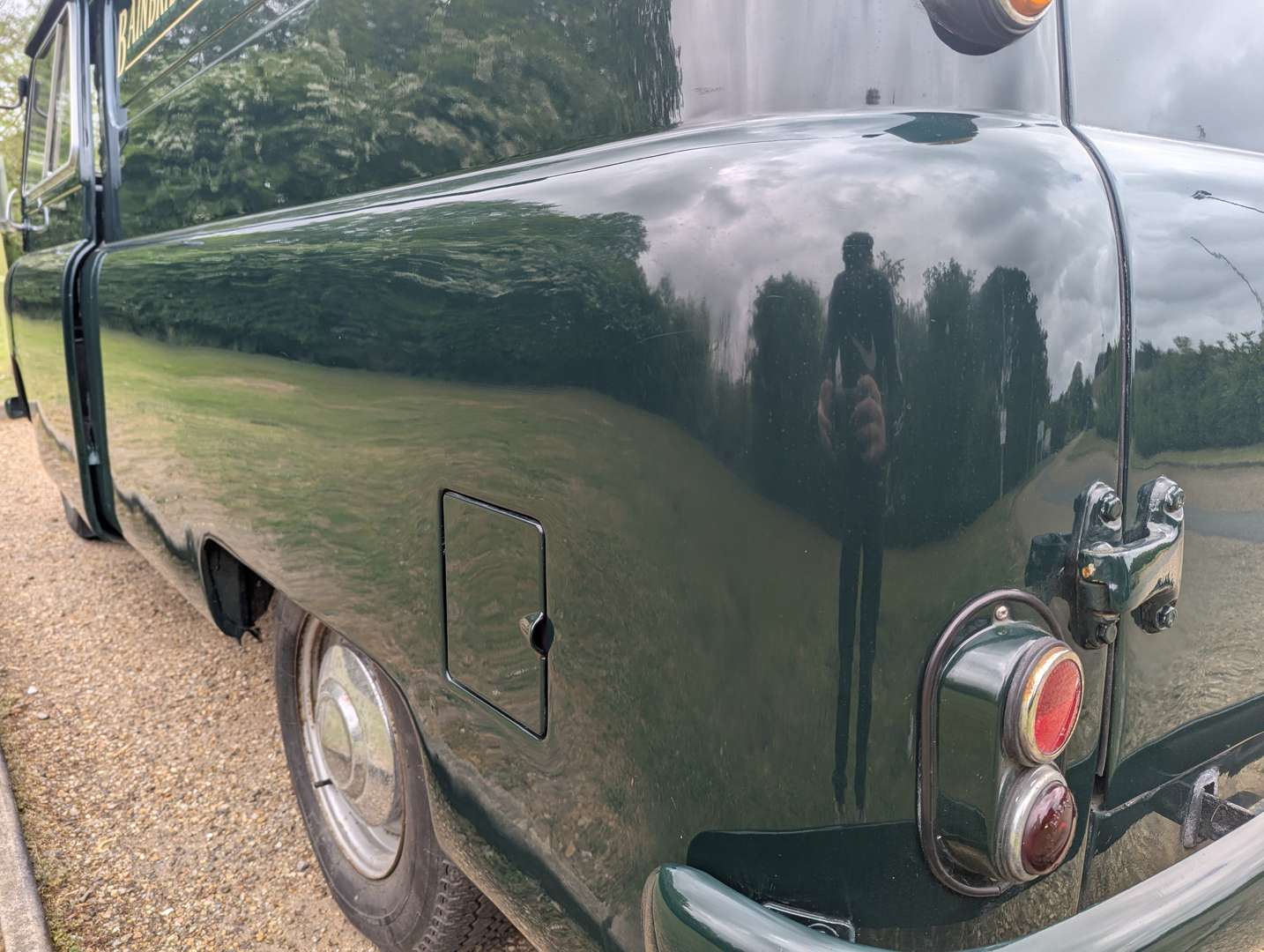 <p>1961 BEDFORD CA VAN</p>