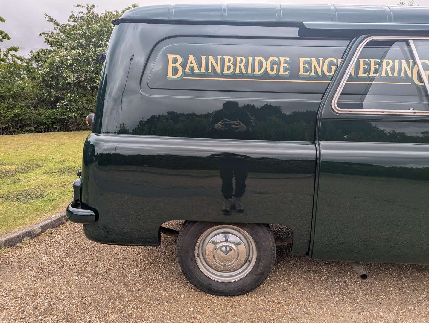 <p>1961 BEDFORD CA VAN</p>