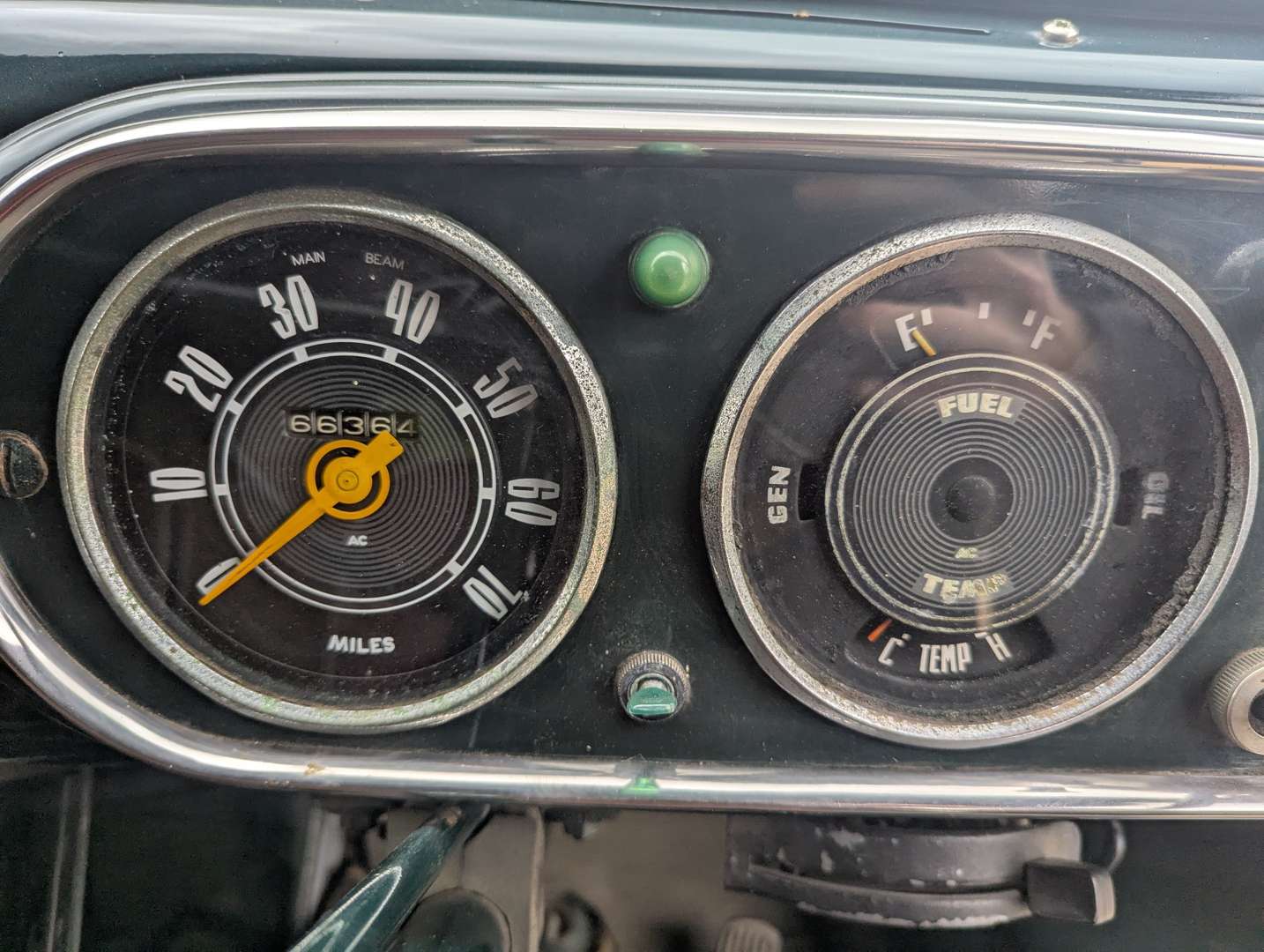 <p>1961 BEDFORD CA VAN</p>