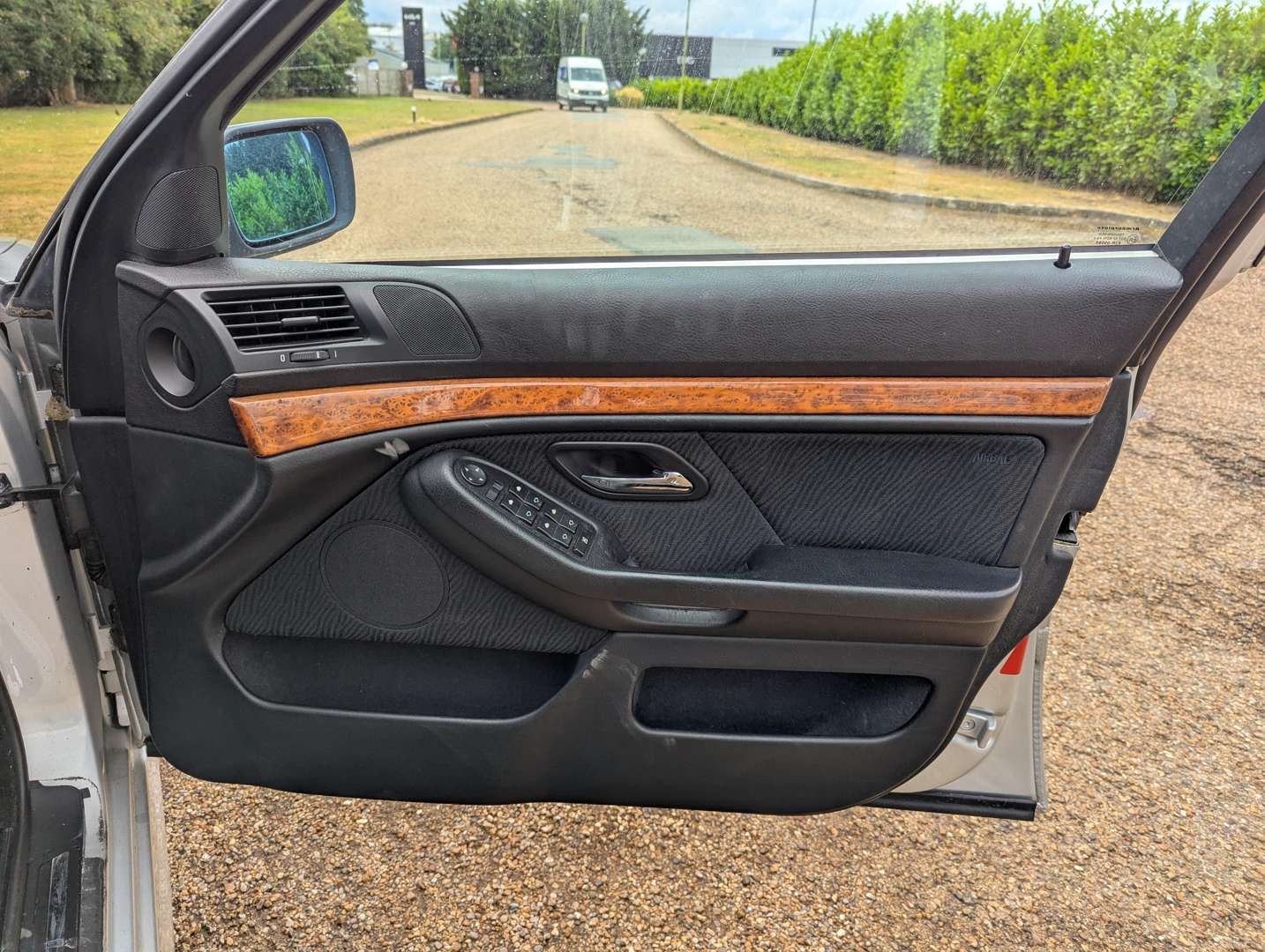 <p>1999 BMW 520I SE E39</p>