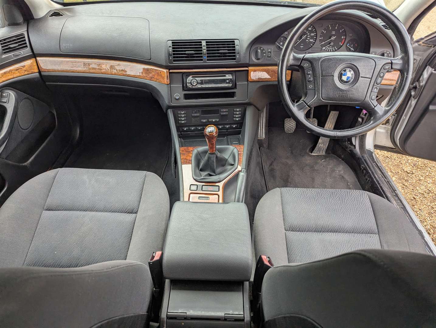 <p>1999 BMW 520I SE E39</p>