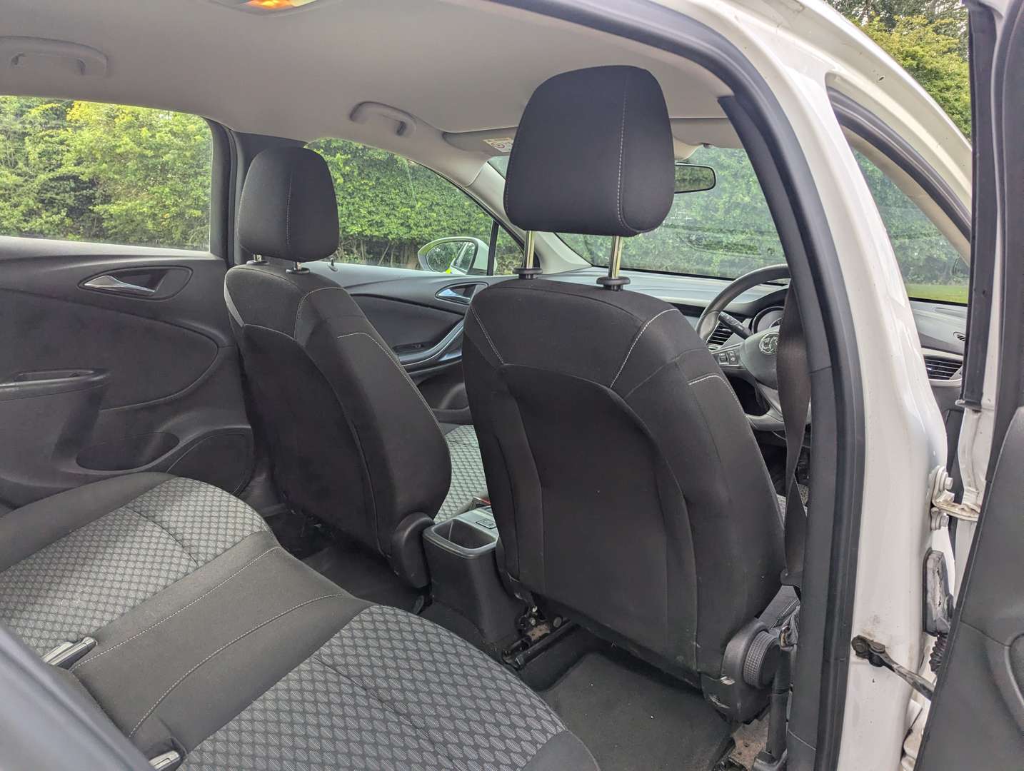<p>2015 VAUXHALL ASTRA DESIGN CDTI</p>
