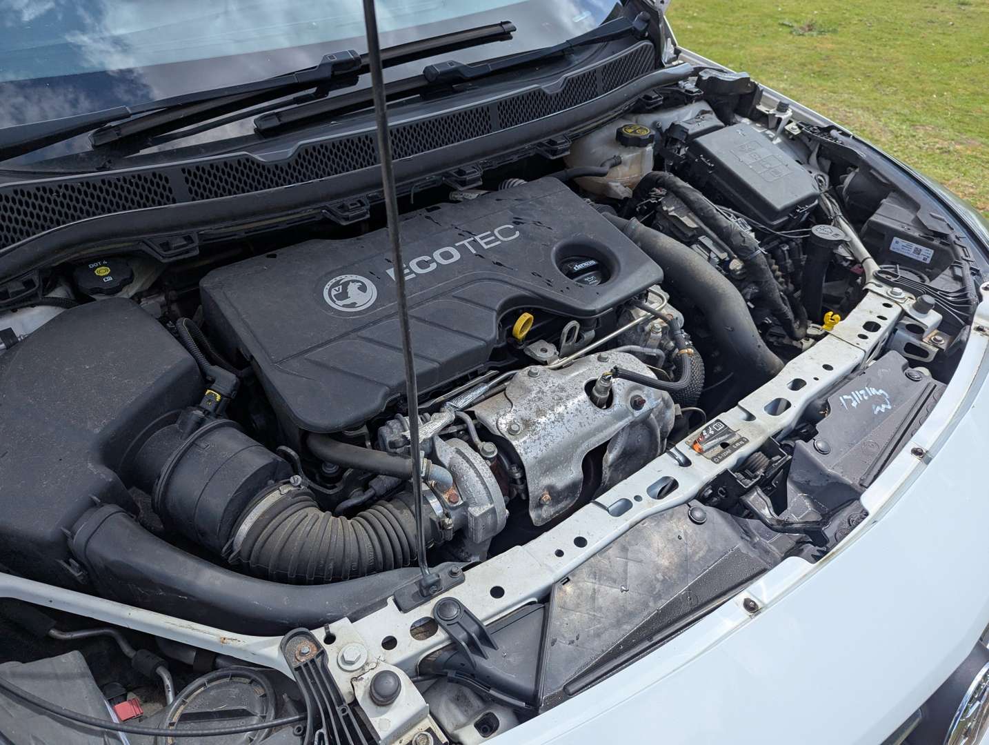 <p>2015 VAUXHALL ASTRA DESIGN CDTI</p>